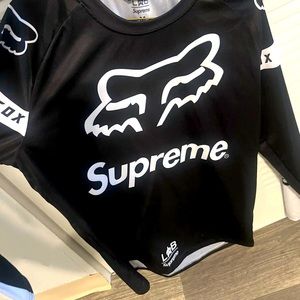 Men’s SUPREME SS18 FOX JERSEY SIZE MEDIUM